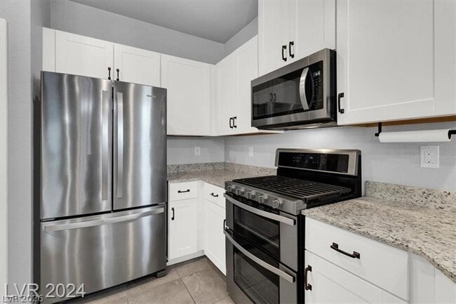 Building Photo - 7481 Moonglade St