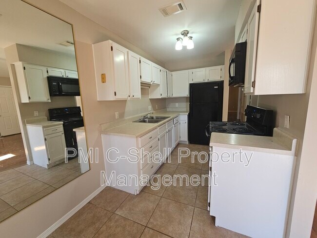 Foto del edificio - 4444 Bellview Ave