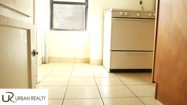 Foto del edificio - 7201 Ridge Blvd