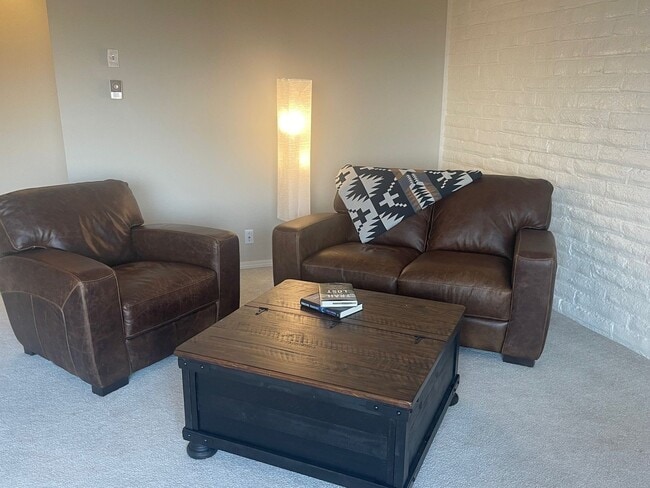 Building Photo - Now renting 1 bedroom Fully Furnished cond...