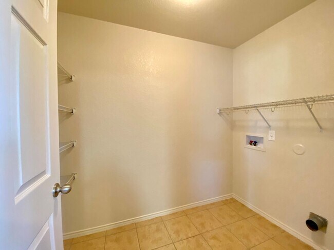 Building Photo - Well-Maintained 3-Bedroom Home – Ideal for...