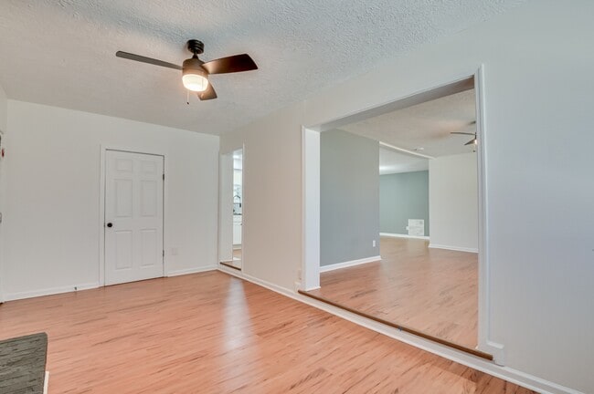 Building Photo - 2312 Mura Dr