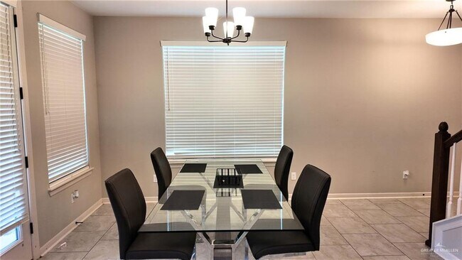 Foto del edificio - 10212 N 13th St