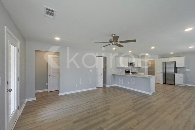 Foto del edificio - 101 Denise Dr