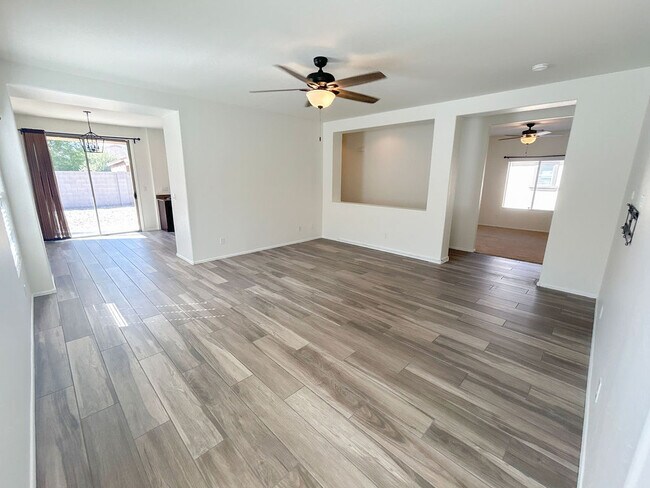 Building Photo - 40164 W Bonneau St
