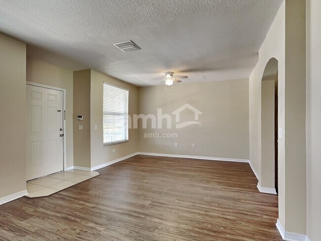 Building Photo - 510 Golden Tree Place