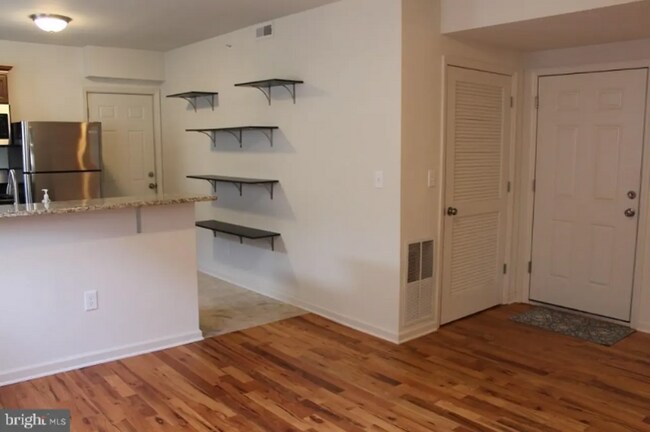 Foto del edificio - 56 N Broadway