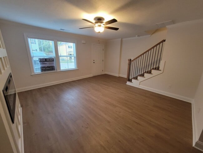 Building Photo - 178 Village Run