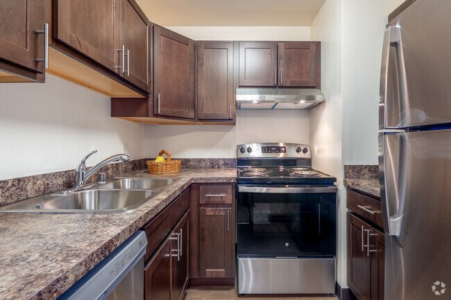 1 dormitorio, 1 baño - 695 pies cuadrados - Cocina - Monona Village Apartments - FULLY LEASED