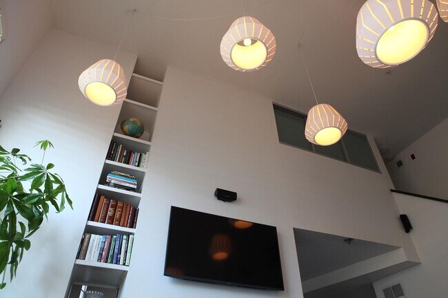 Big Ceilings - 1511 16th St
