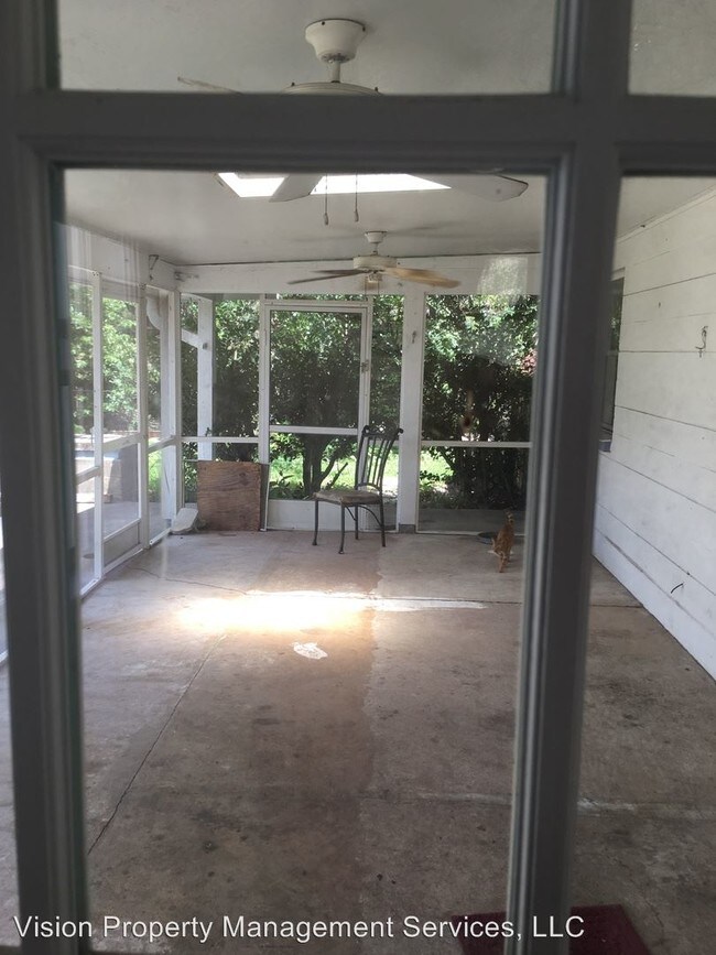 Building Photo - 16502 SW 137th Ave