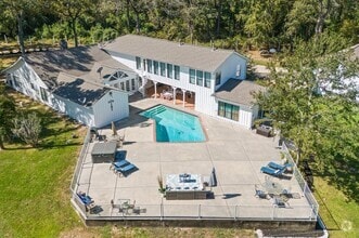 Building Photo - 8402 Matthews Ln