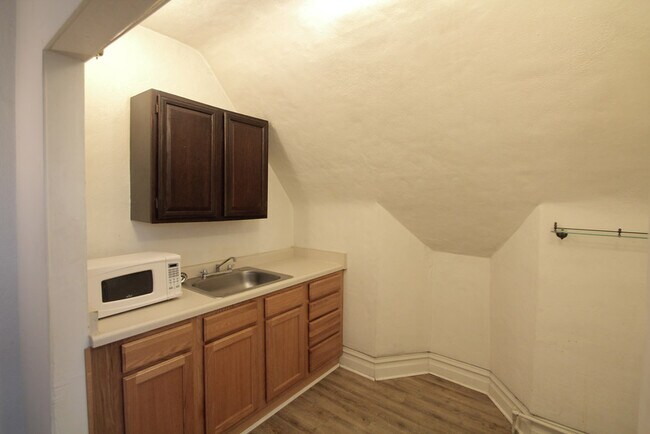 Foto del edificio - 405 Biddle Ave