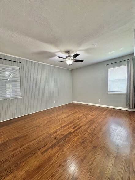 Building Photo - 2104 Hillburn Dr