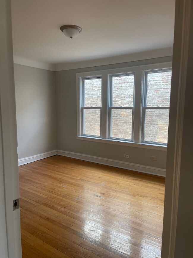 Building Photo - 6321 S Whipple St