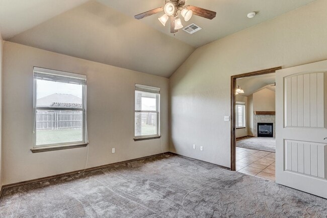 Building Photo - AVAILABLE 3-15-2020  FOR OCCUPANCY IN YUKON, MUSTANG SCHOOLS!