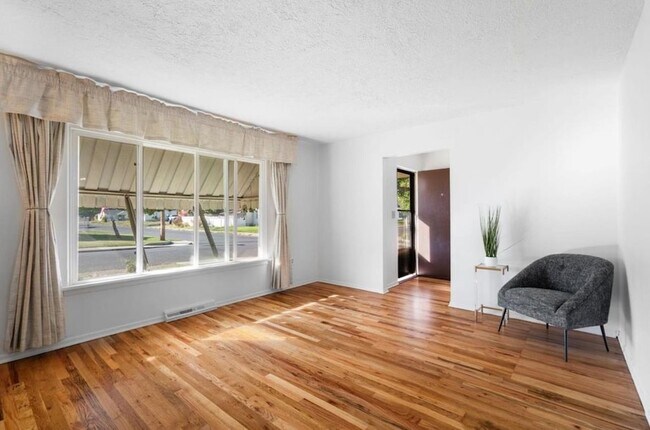 Foto del edificio - 603 E Columbia Ave