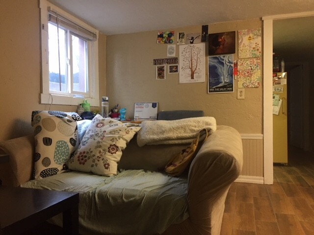 Living room - shown with furniture - 471 Boulevard