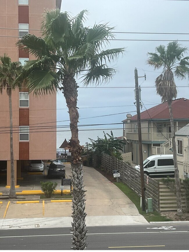Foto del edificio - 106 W Capricorn Dr