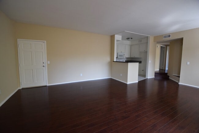 Building Photo - 11434 Moorpark St