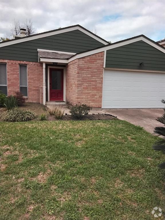 Quail Valley Eldorado Apartments for Rent with Hardwood Floors