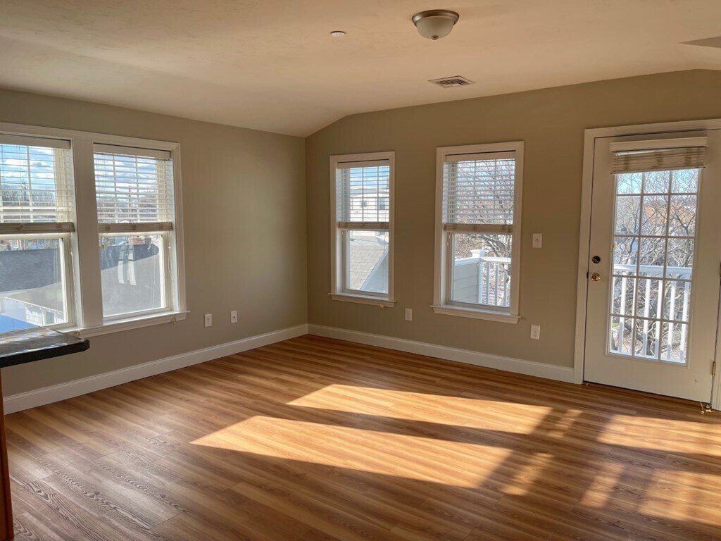 10 Malta St Unit 7, Hull, MA 02045 Condo for Rent in Hull, MA