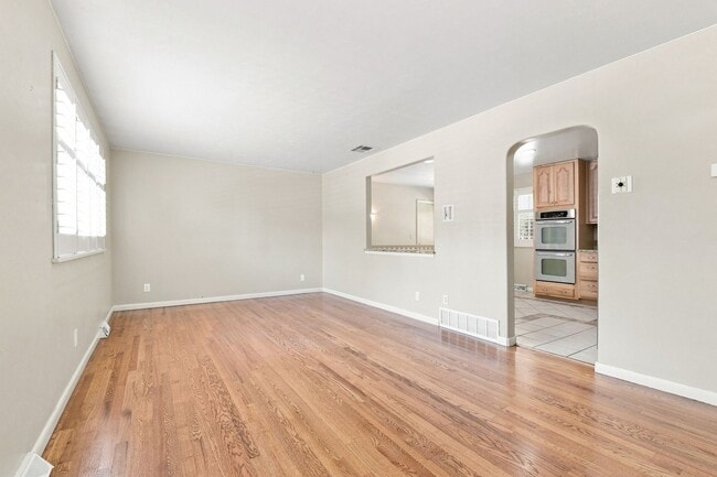 Building Photo - Outstanding Ranch Style home in Arvada!