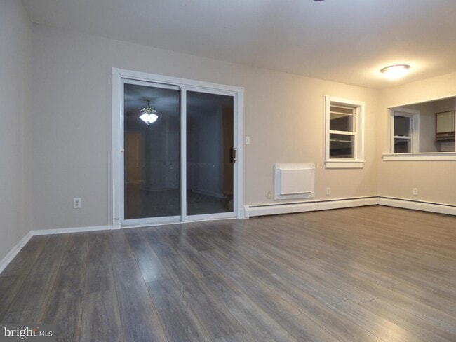 Building Photo - 616 Garnet Dr