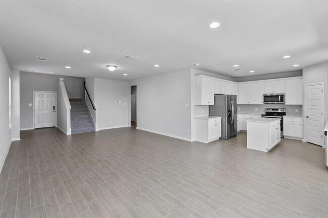 Building Photo - 452 Unforgiven Ln
