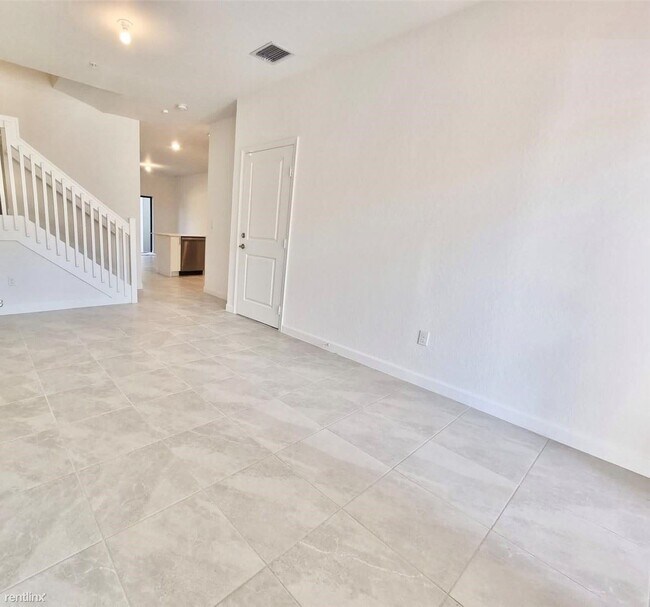 Foto del edificio - 3 br, 2 bath Townhome - 222 SW 159th Terrace