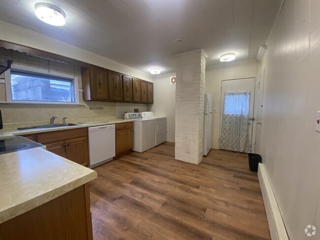 Building Photo - 15 Corinthian Rd