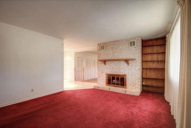 Building Photo - 26 Lake Knolls Dr