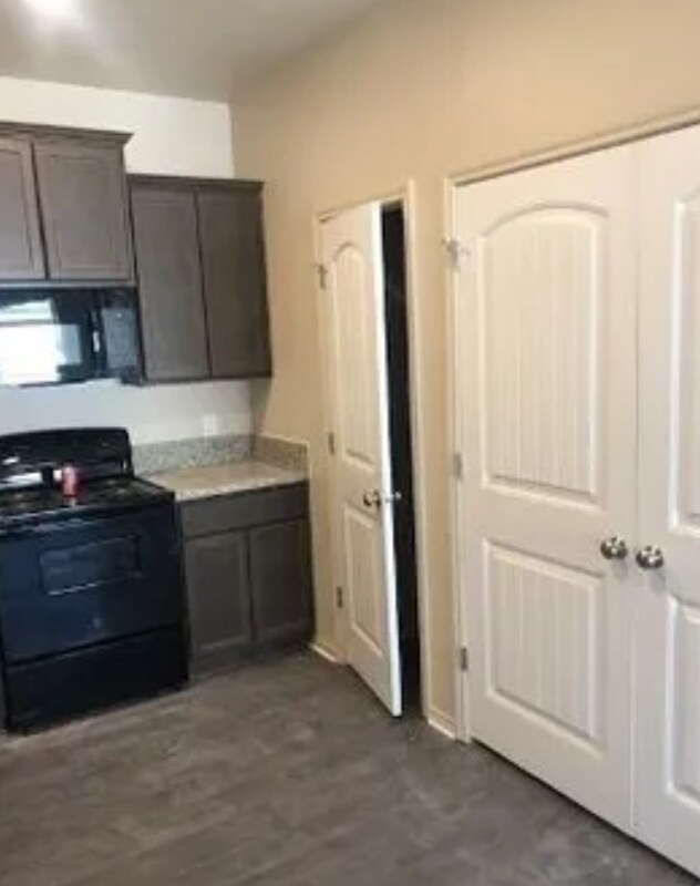 Foto del edificio - 1717 Clovis Dr