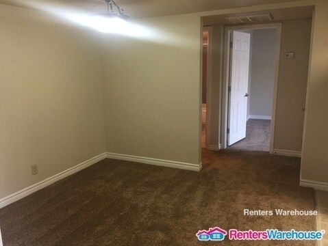 Building Photo - 5286 River Glen Dr