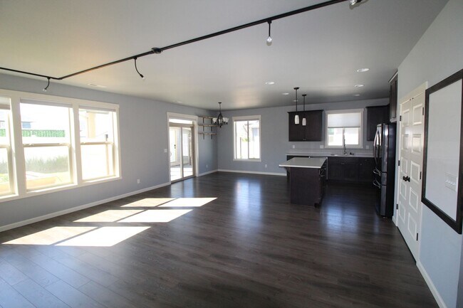 Foto del edificio - 7020 Dorchuck Rd