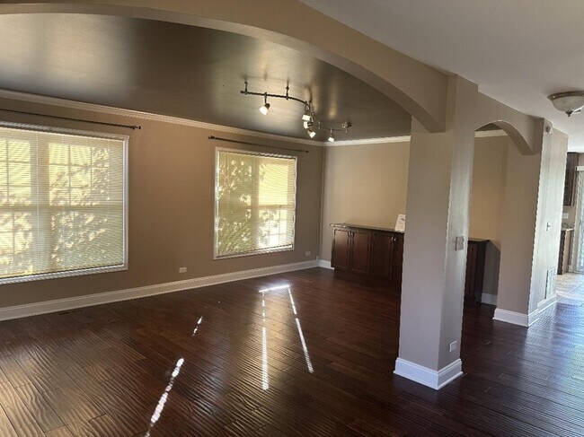 Foto del edificio - 5490 Fox Path Ln