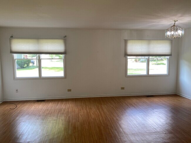 Foto del edificio - 720 Daybreak Ln
