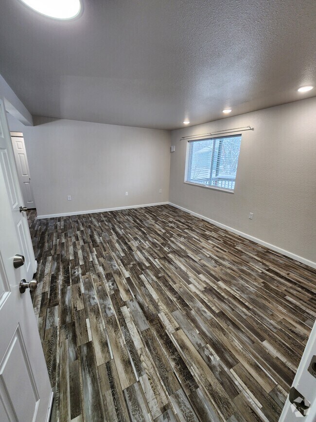 Spirit Ridge Apartments for Rent with Hardwood Floors Wasilla, AK 2