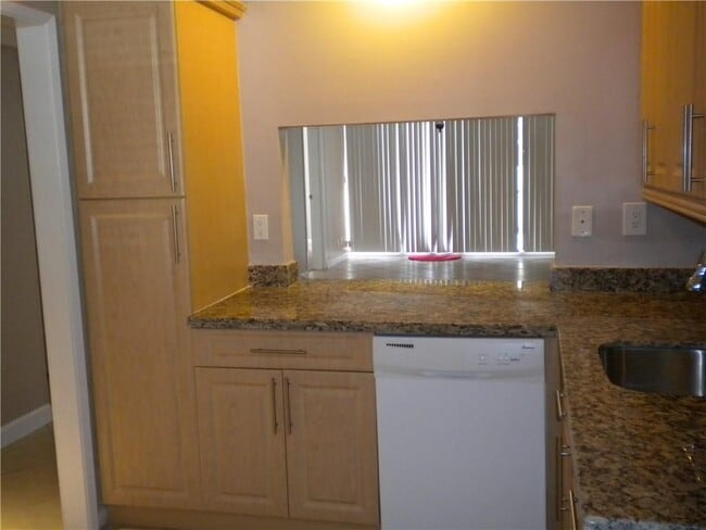 Building Photo - 8429 Forest Hills Dr