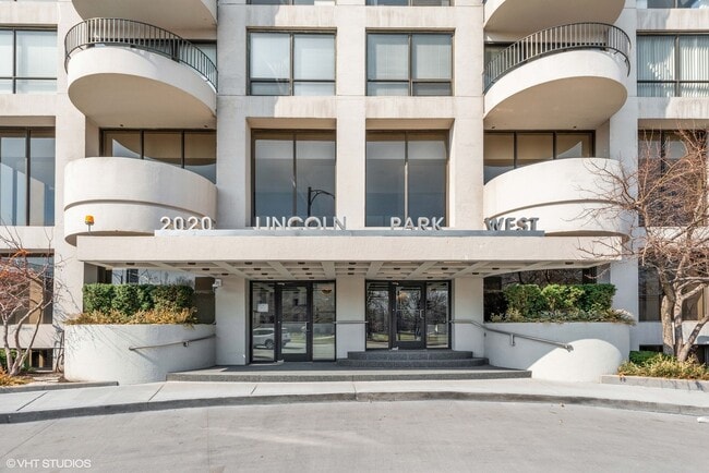 Building Photo - 2020 N Lincoln Park W