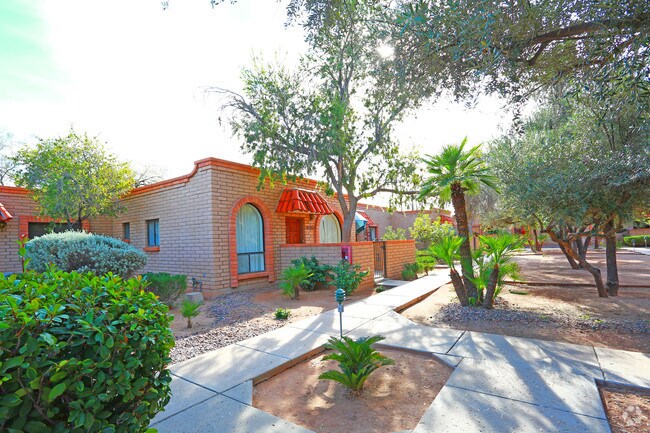 Building Photo - Villa Feliz