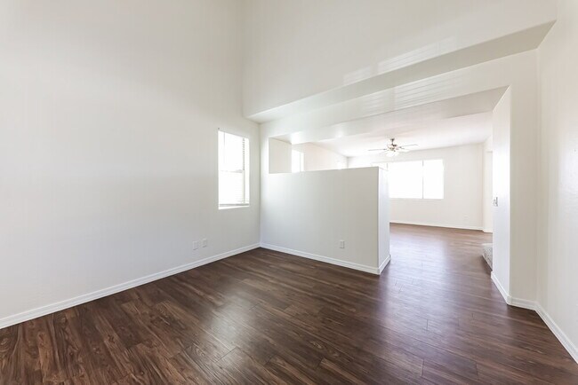 Building Photo - 17453 W Mandalay Ln