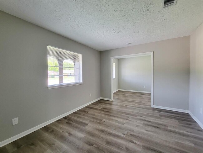 Building Photo - 11811 Bay Cedar Dr