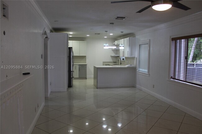 Foto del edificio - 300 SW 71st Ave