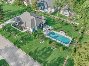 Building Photo - 39 Wycliffe Dr