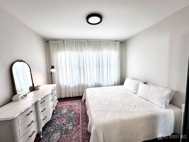 Foto del edificio - 139 Sylvan Ave