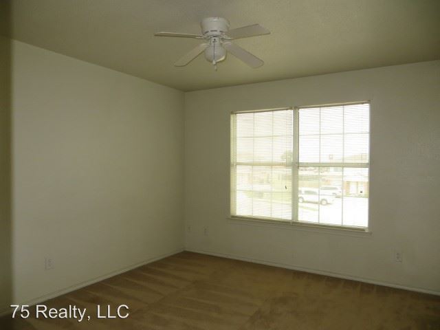 Building Photo - 2802 Kerrville Ct