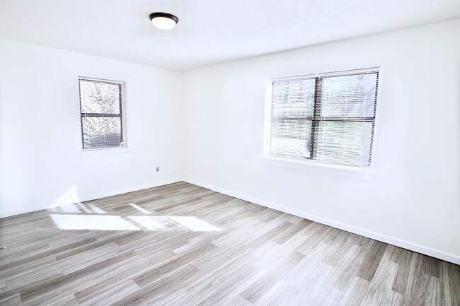 Building Photo - 110 Morningside Dr
