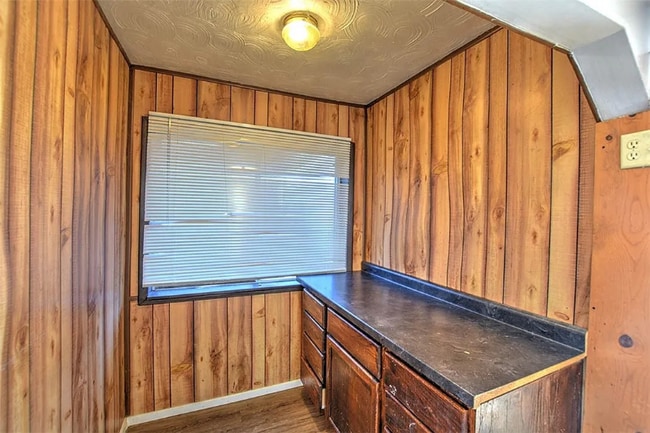 Building Photo - 2135 E Prairie Ave