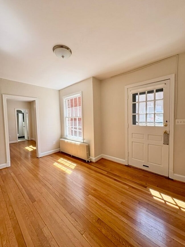 Building Photo - 4534 Avondale St